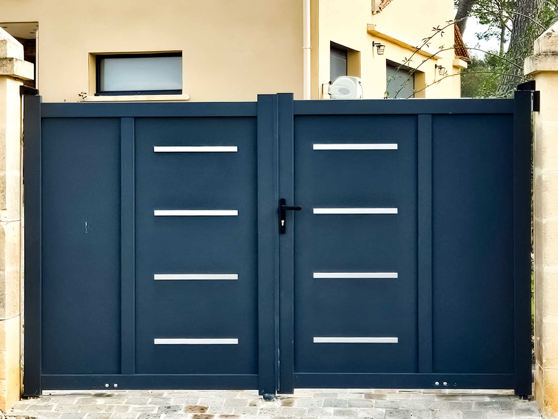portail de clôture en pvc