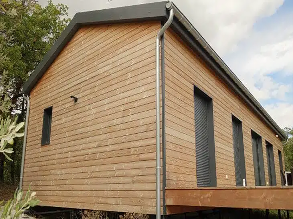 habillage de façade en bardage bois douglas