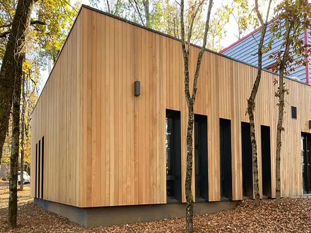 habillage de maison en bardage bois red cedar