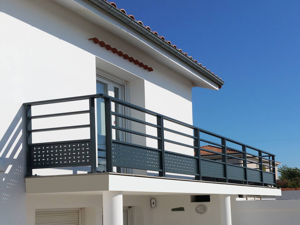 garde-corps en fer pour balcon de maison