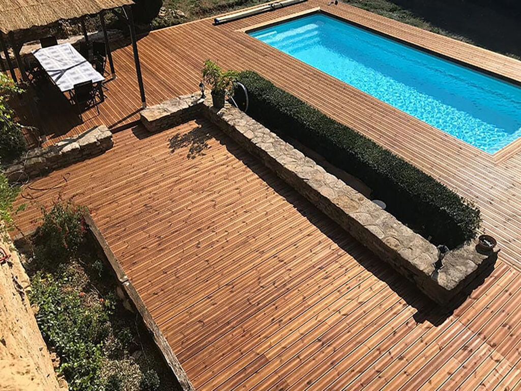 réalisation de terrasse en bois de pin